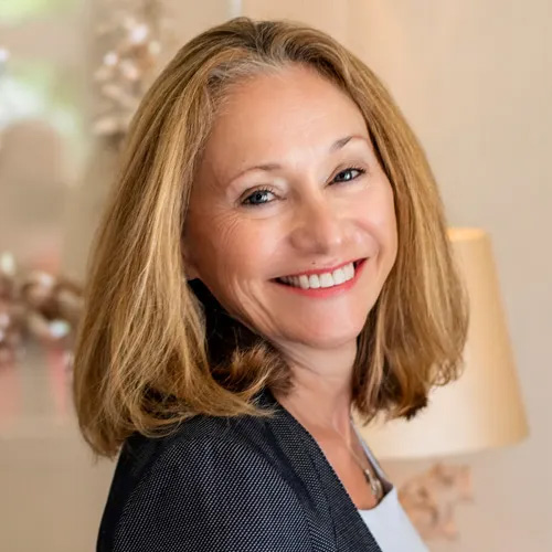 Dr Lynda Shaw speaking at Speaking Business Summit 25